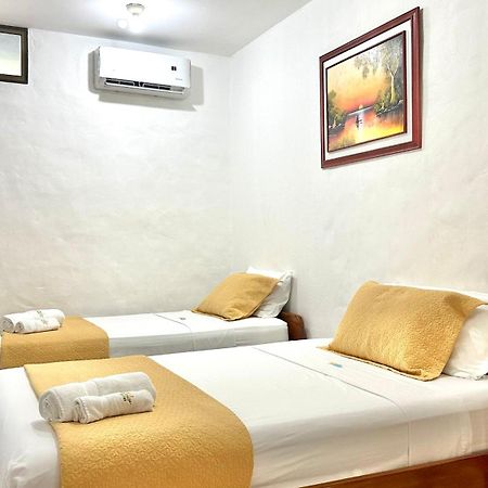 Hostal Suenos Silvestres 阿约拉港 外观 照片